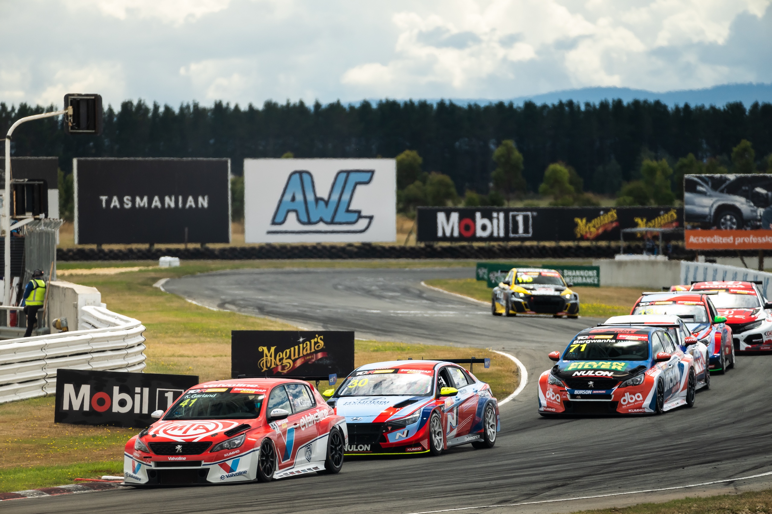 Supercheap Auto Tcr Australia Field Chase Bargwanna To Tasmania Tcr Australia