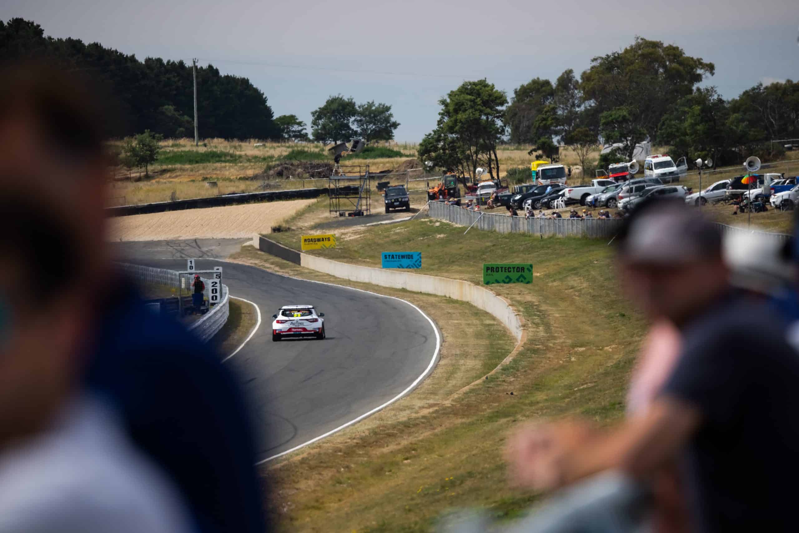 Lee Holdsworth continues hot practice form at Symmons Plains